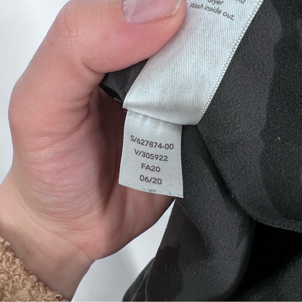 Athleta Salutation Black Camo Jogger Pants - Picture 10 of 10